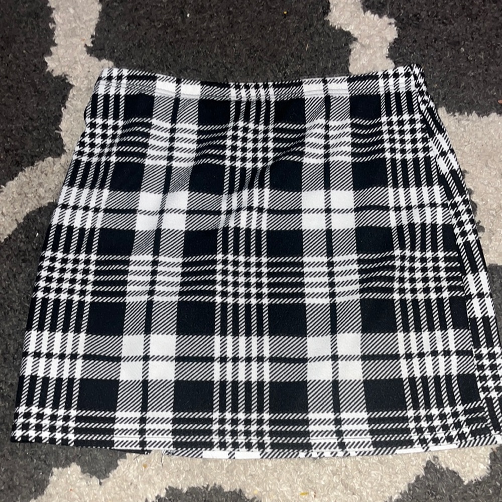 Checkered mini skirt